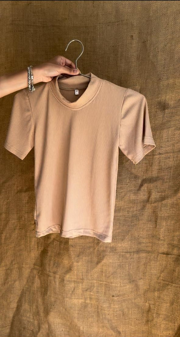 Short sleeve basic.